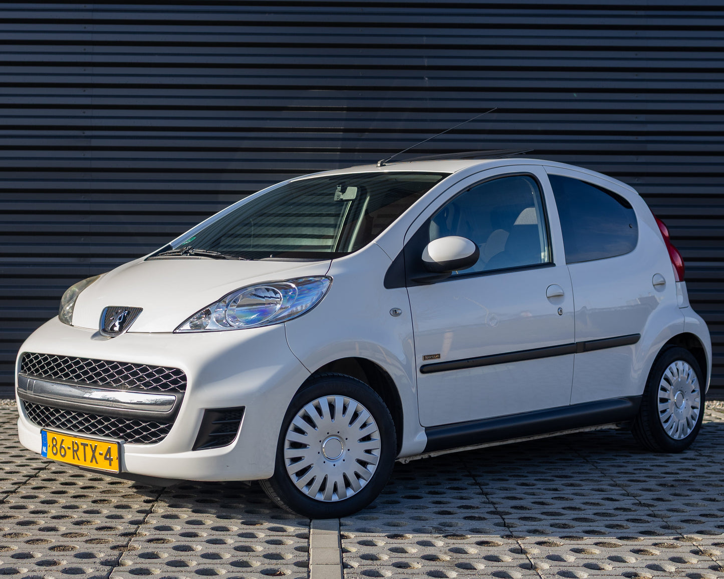 Peugeot 107 1.0 Sportium