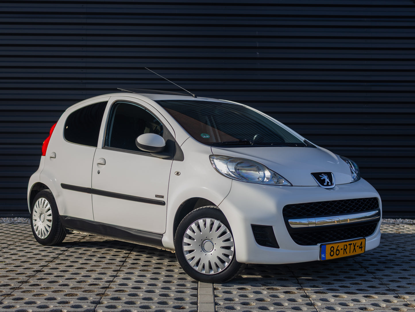 Peugeot 107 1.0 Sportium